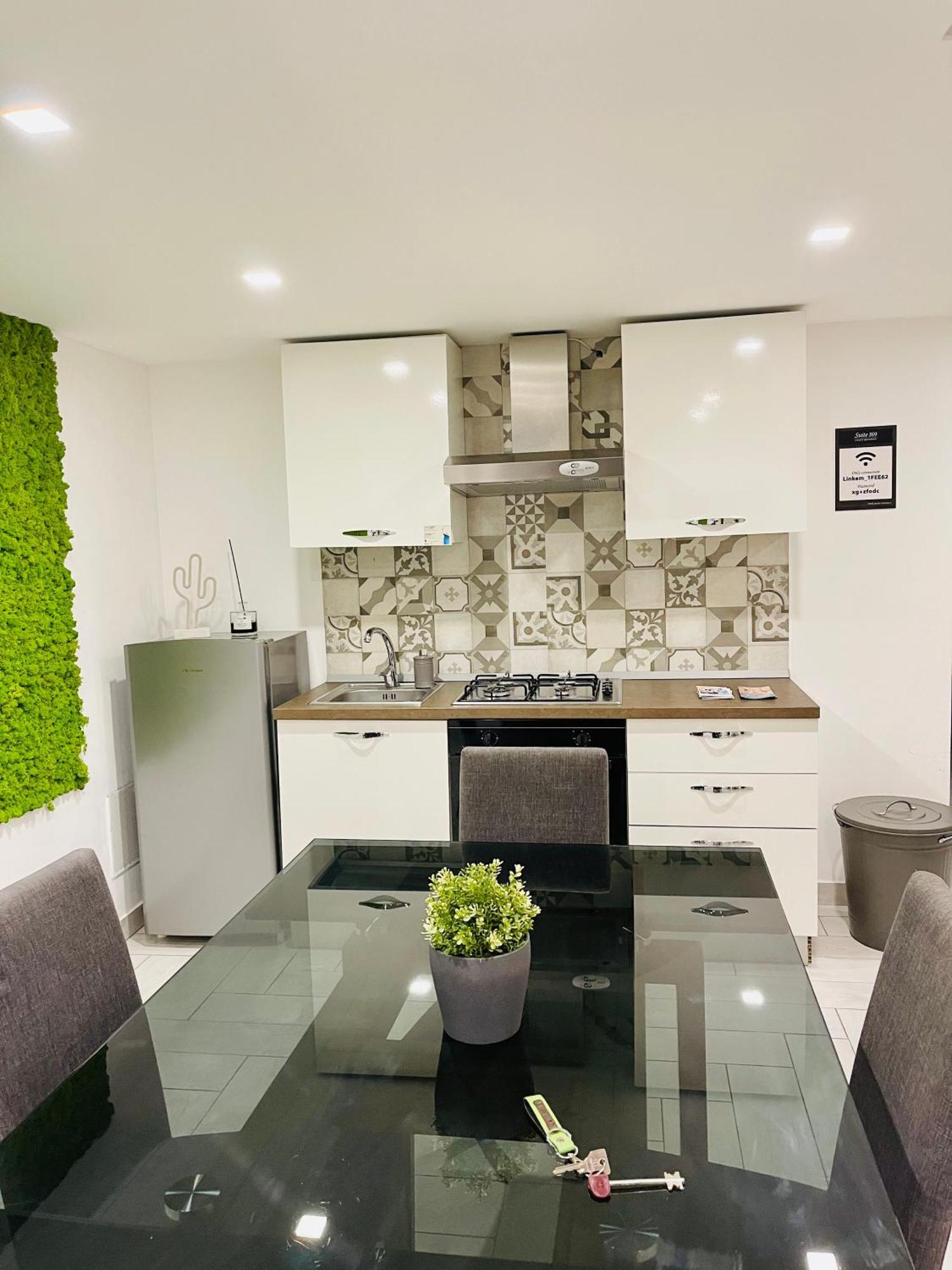 Suite169 Bari Exterior photo